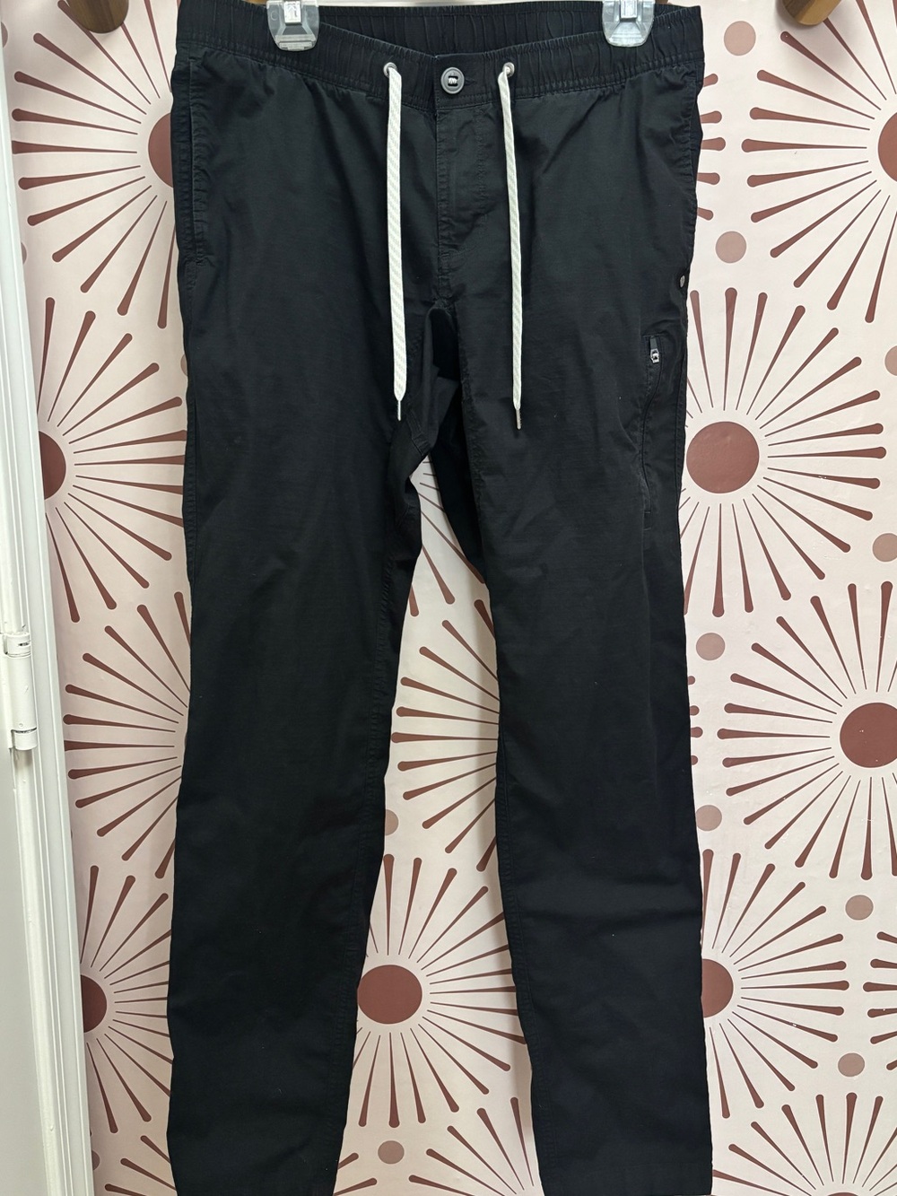 Vuori Men's Black Ripstop Drawstring Casual Pants - Large